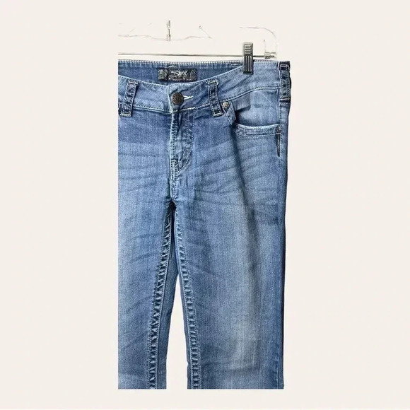 0844. SILVER JEANS AIKO BOOTCUT DENIM JEANS SIZE 30 MEDIUM WASH DENIM IN COLOR - Picture 2 of 9